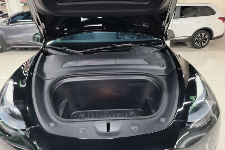 特斯拉 Model Y 2022款 改款 后轮驱动版机舱底盘24