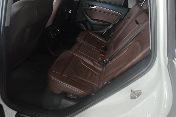 奥迪Q5 2015款 40 TFSI 技术型中控内饰7004