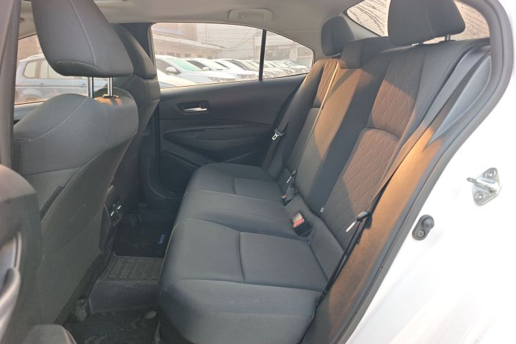 丰田 卡罗拉 2021款 双擎 1.8L E-CVT精英版中控内饰21