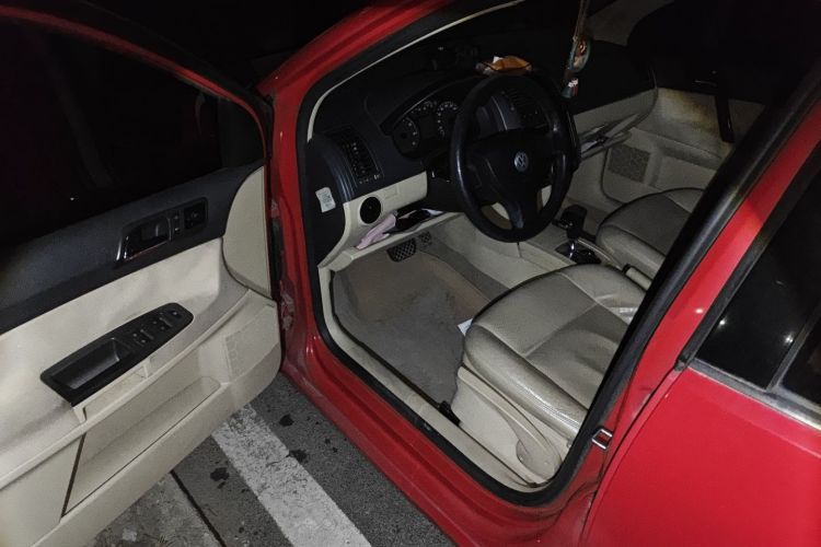 大众 Polo 2009款 劲情 1.6L 自动风尚版中控内饰20