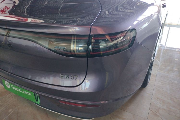 鸿蒙智行 智界S7 2025款 785km Ultra车身外观9