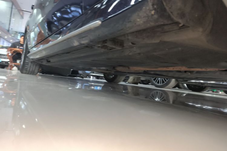 奔驰C级 2020款 C 260 L 运动版局部细节9001