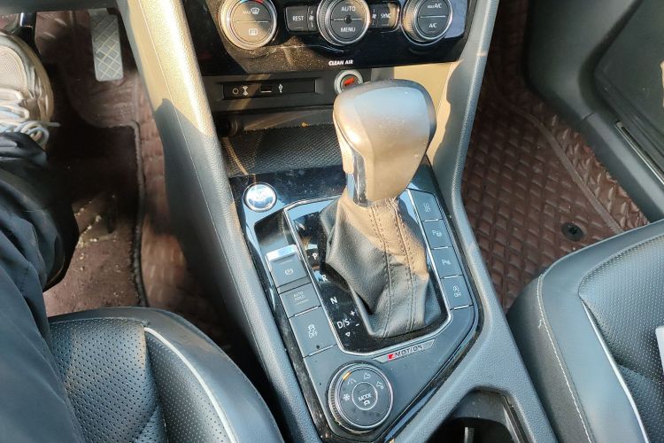 大众 途观L 2017款 380TSI 自动四驱旗舰版中控内饰18