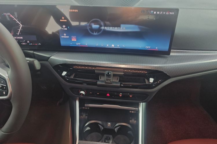 宝马3系 2025款 330Li M运动曜夜套装中控内饰16