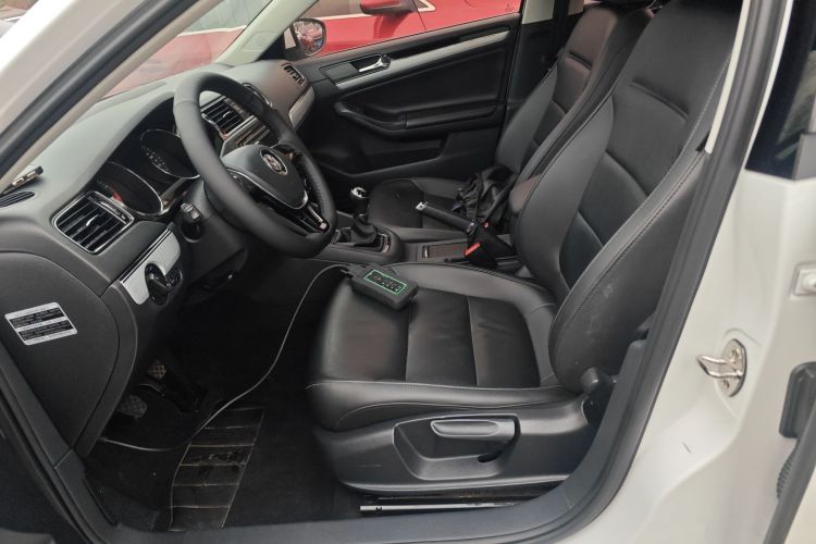 大众 速腾 2015款 1.6L 手动舒适型中控内饰19