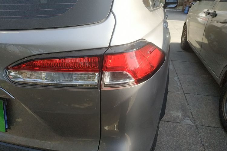 丰田 卡罗拉锐放 2022款 2.0L 先锋版车身外观6006