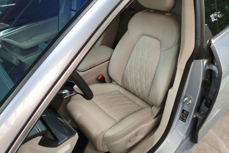 哪吒汽车 哪吒S猎装 2024款 增程300 标准版中控内饰19