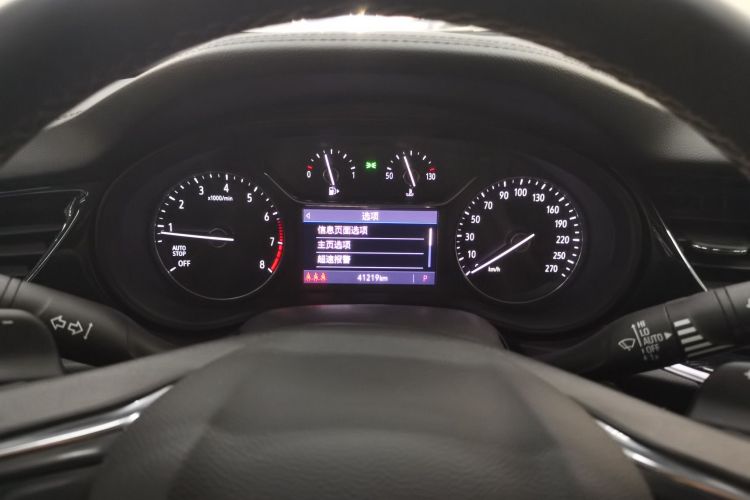 别克 君威 2023款 552T 智享型局部细节14