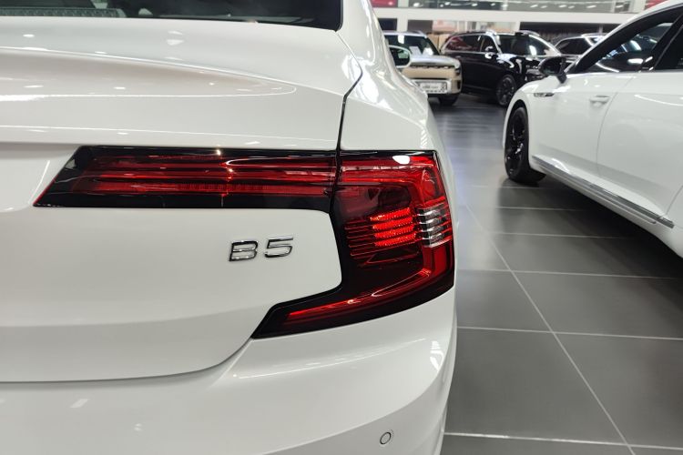 沃尔沃S90 2025款 B5 智逸豪华版车身外观6006