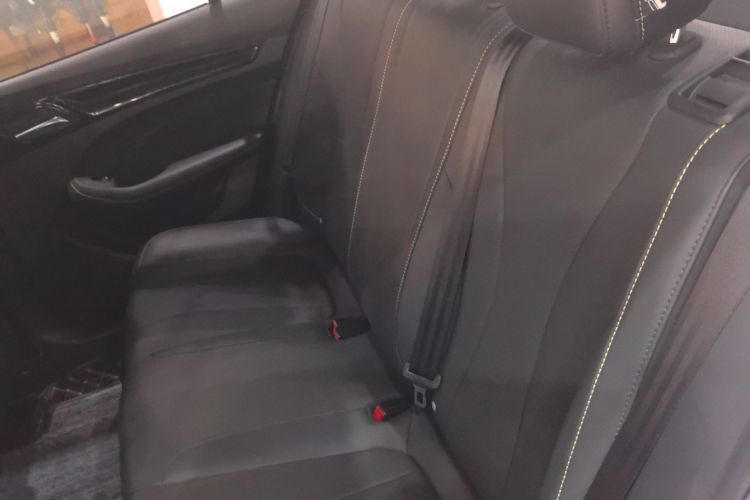 荣威i5 2021款 1.5L CVT钻石版中控内饰21