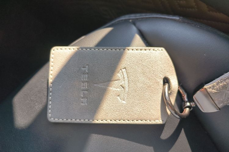 特斯拉 Model Y 2021款 改款二 长续航全轮驱动版中控内饰7001