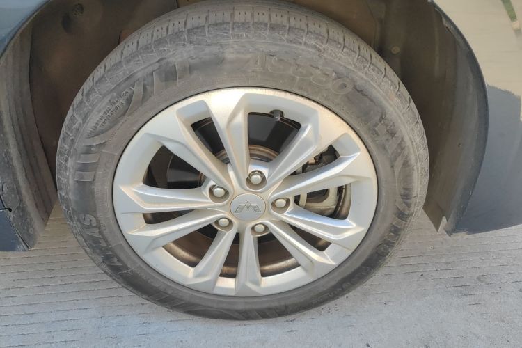 五菱汽车 五菱佳辰 2022款 1.5T CVT智享豪华型车身外观10