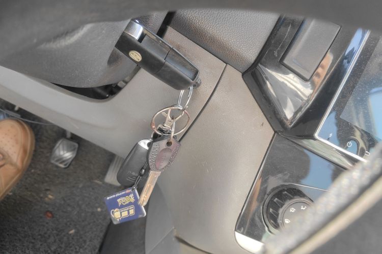 北汽威旺M20 2014款 1.5L标准型DAM15DL中控内饰11