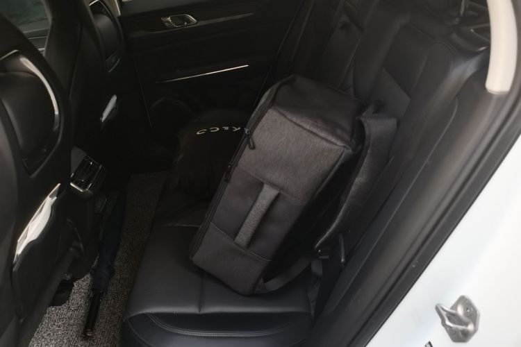 领克01 2021款 2.0TD 两驱型Pro中控内饰21