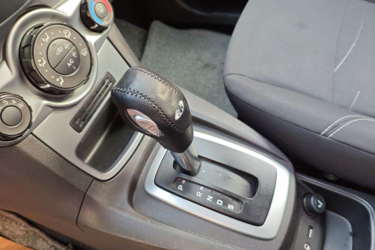 福特 嘉年华 2013款 两厢 1.5L 自动时尚型中控内饰18