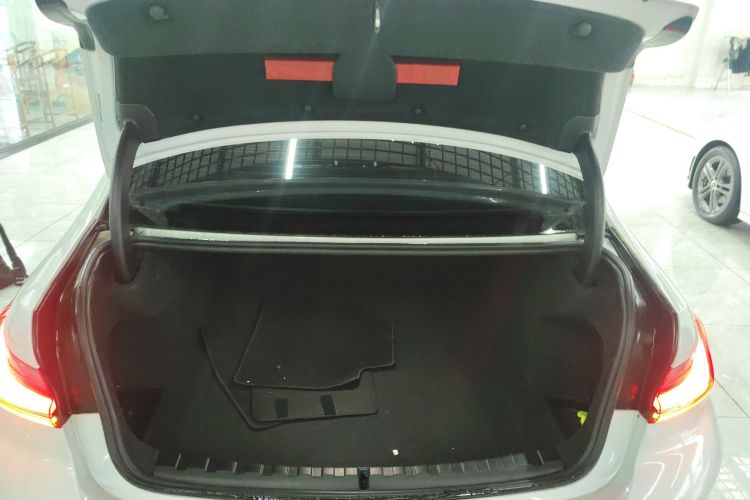 宝马3系 2023款 320Li M运动套装局部细节23