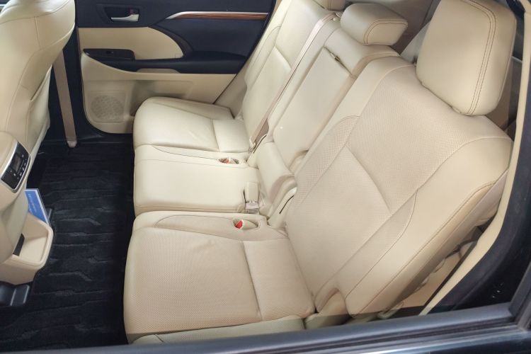 丰田 汉兰达 2018款 2.0T 四驱至尊版 7座 国V中控内饰21