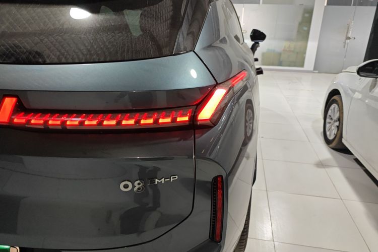 领克08 EM-P 2025款 245km 超长续航Halo车身外观9