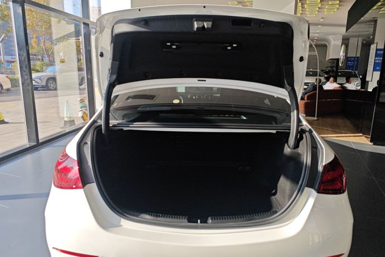 奔驰C级 2023款 C 260 L 运动版局部细节23