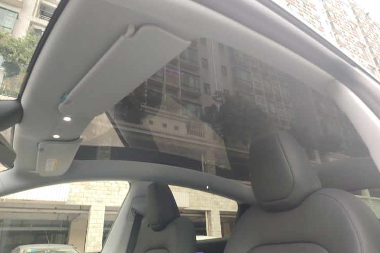 特斯拉 Model Y 2025款 改款 长续航全轮驱动版局部细节22