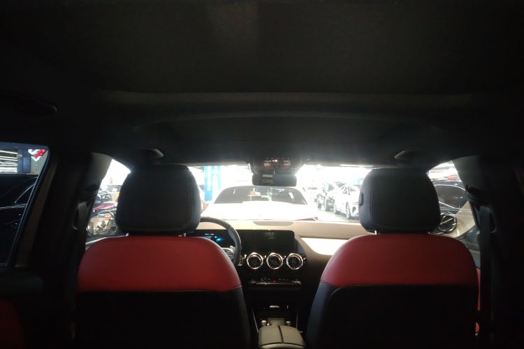 奔驰GLA AMG 2021款 AMG GLA 35 4MATIC中控内饰22