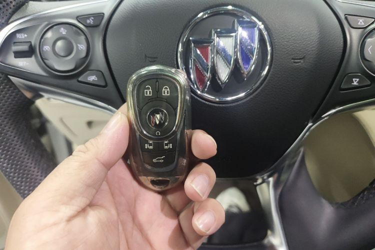 别克GL8 2022款 ES陆尊 653T 旗舰型中控内饰7001