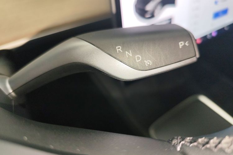 特斯拉 Model Y 2021款 标准续航后驱版中控内饰18