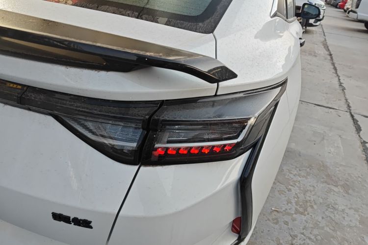 东风风神 奕炫 2024款 1.5L 自动劲速版车身外观9