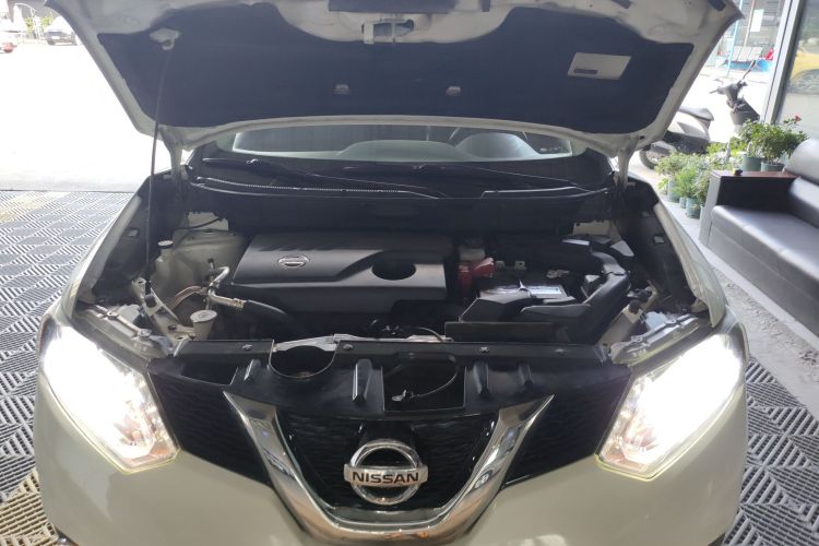 日产 奇骏 2015款 2.0L CVT舒适MAX版 2WD局部细节24