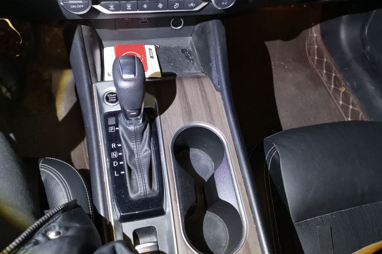 日产 天籁 2021款 2.0L XL 舒适版中控内饰18