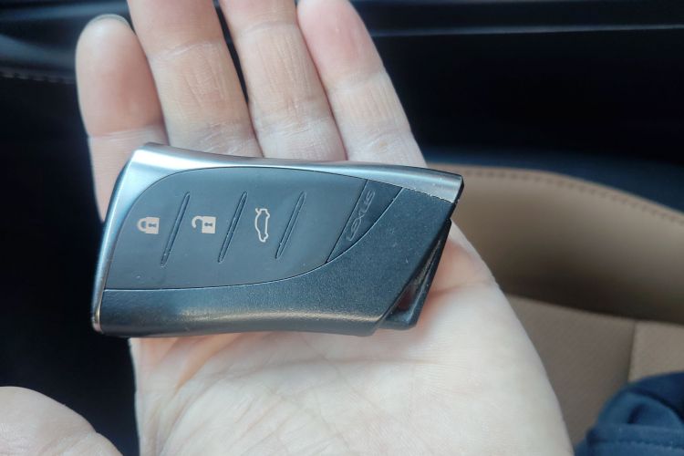 雷克萨斯ES 2022款 200 卓越版中控内饰11