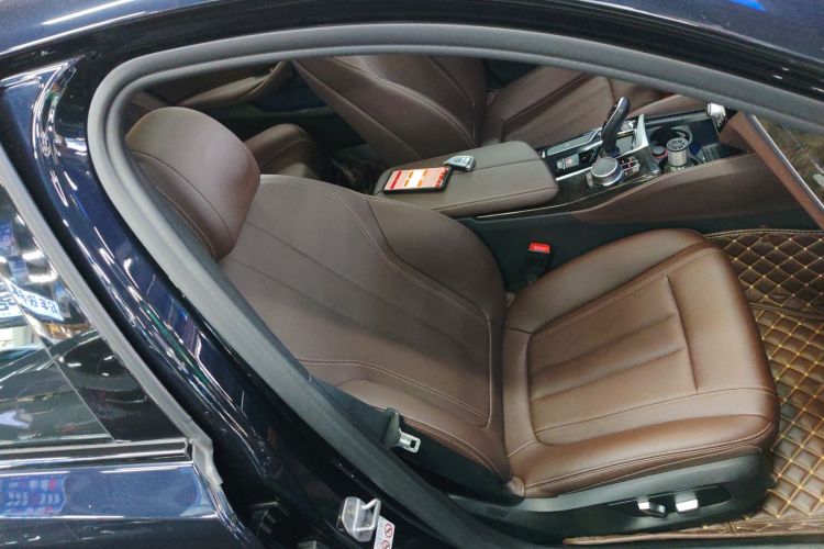 宝马5系 2019款 525Li M运动套装局部细节41