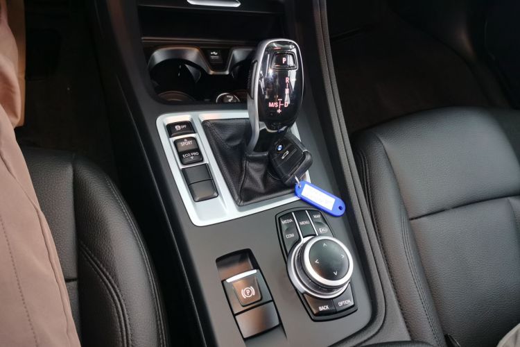 宝马1系 2021款 改款 120i M运动版中控内饰18