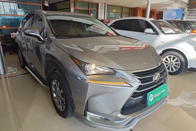 雷克萨斯NX 2016款 200 全驱 锋尚版车身外观3