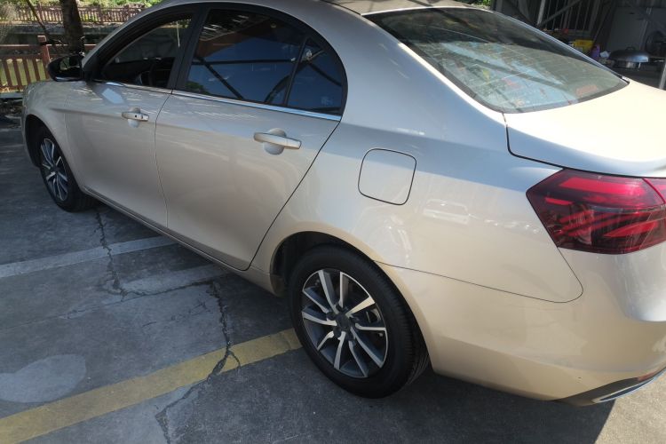 吉利汽车 帝豪 2019款 领军版 1.5L CVT向上互联型 国VI车身外观4