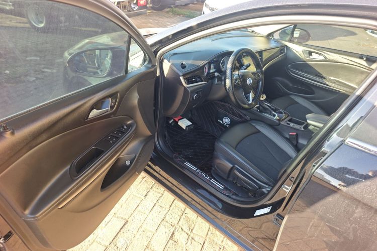 别克 威朗 2018款 三厢 20T 双离合领先型中控内饰7003