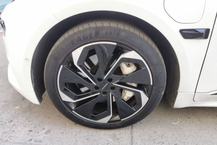 极氪001 2022款 超长续航双电机 YOU版车身外观6007