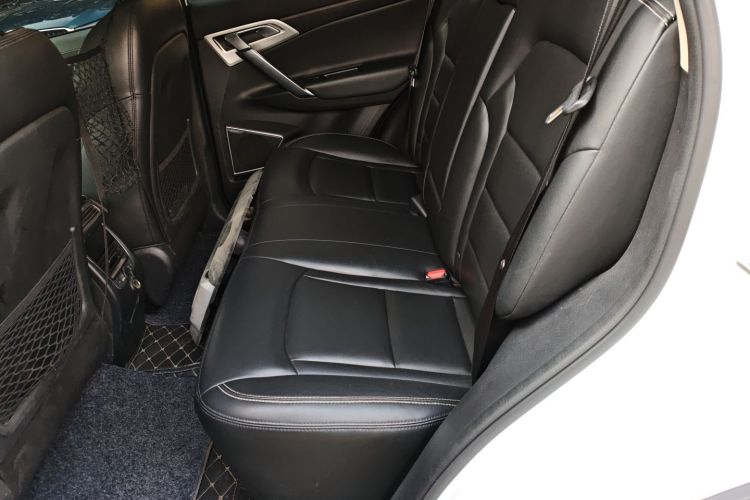 吉利汽车 博越 2016款 1.8TD 自动智慧型中控内饰7004