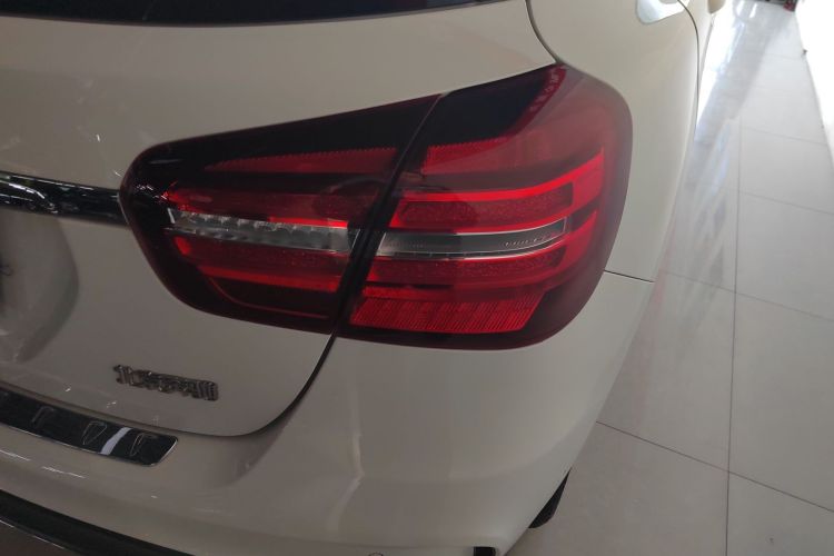 奔驰GLA 2019款 GLA 200 时尚型车身外观6006