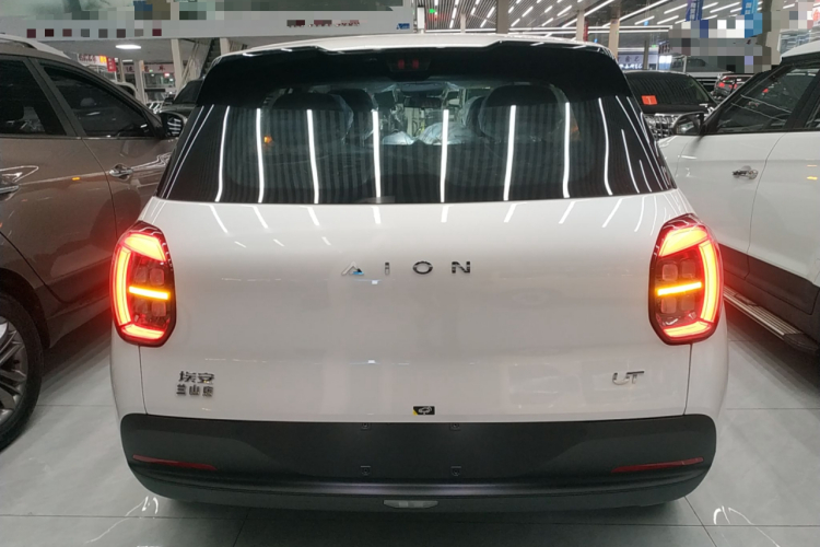 埃安 AION UT 2025款 330星辉版车身外观6004