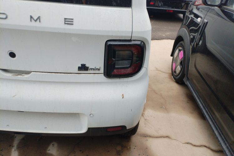 吉利银河 熊猫 2025款 210km 元气熊车身外观9