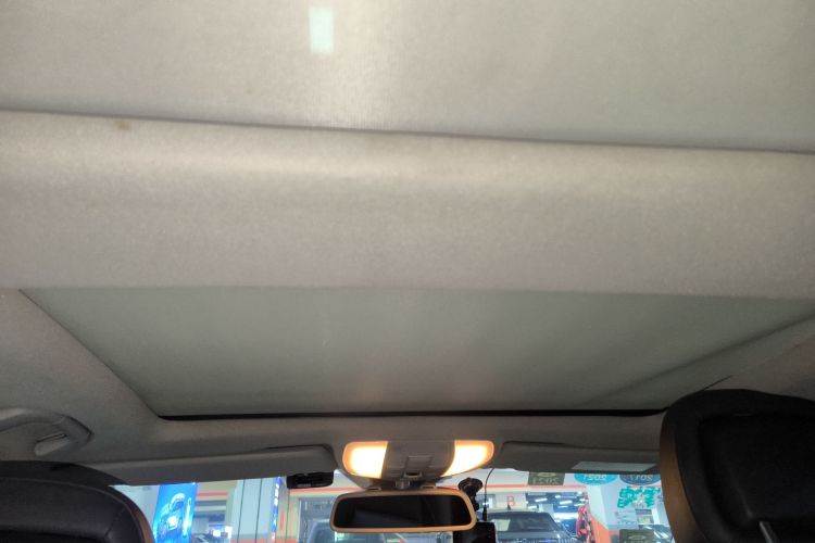 奔驰C级(进口) 2011款 C 200 时尚旅行版局部细节22