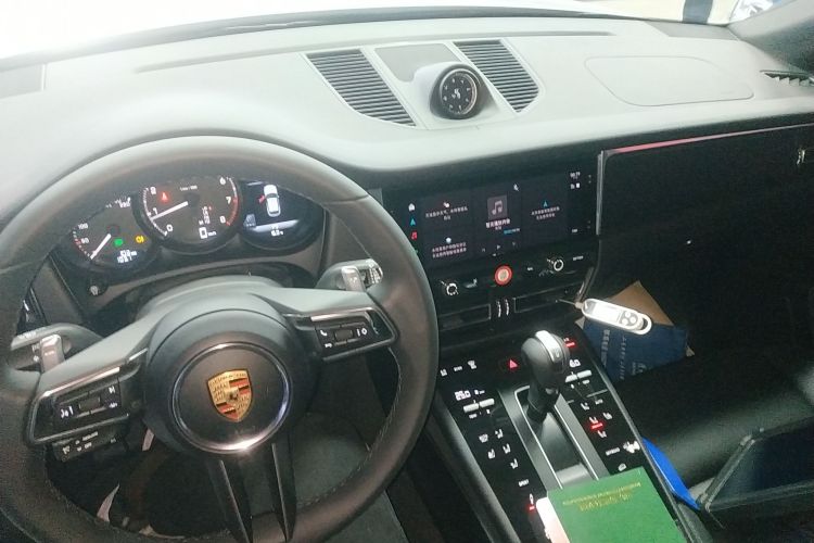 保时捷 2025款 Macan 2.0T 逐梦版中控内饰12