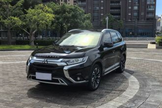 三菱 欧蓝德 2019款 2.0L 两驱畅享版 5座 国VI