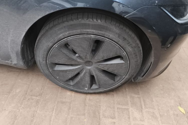 特斯拉 Model 3 2023款 后轮驱动版车身外观10