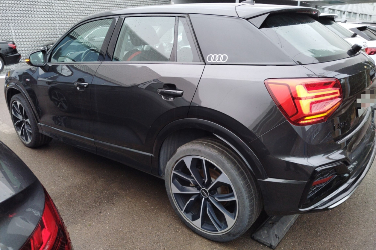 奥迪Q2L 2023款 35TFSI 豪华动感型车身外观4