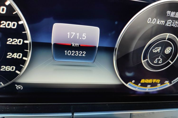 奔驰E级 2020款 改款 E 300 L 运动殊享版中控内饰15