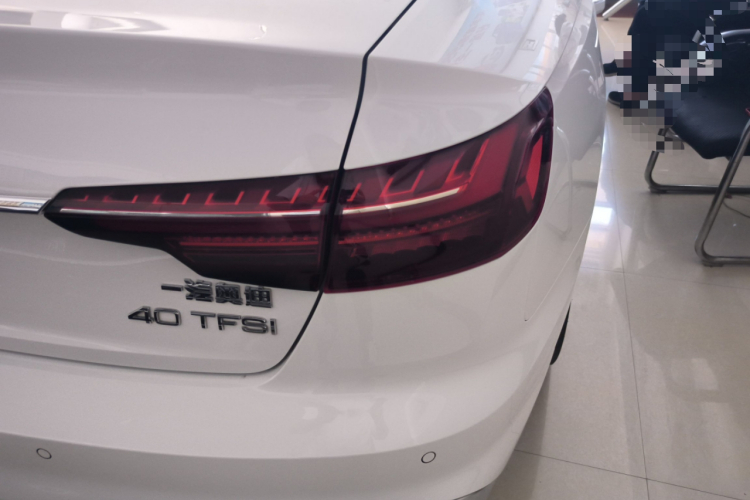 奥迪A4L 2023款 40 TFSI 时尚动感型车身外观9