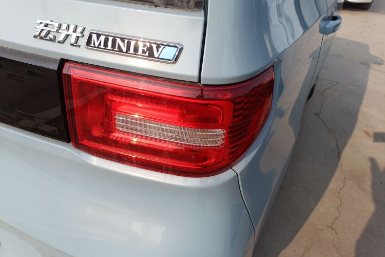 五菱汽车 宏光MINIEV 2021款 马卡龙臻享款 磷酸铁锂车身外观9