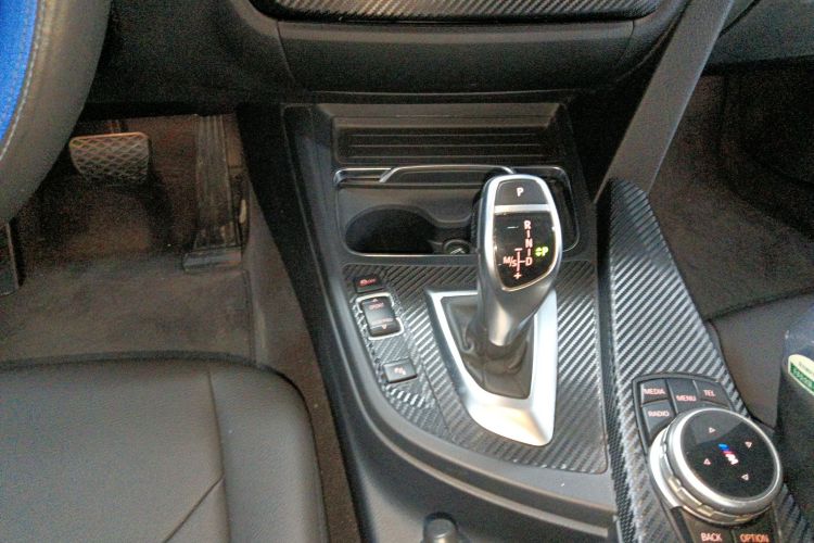 宝马3系 2017款 320Li M运动型中控内饰18